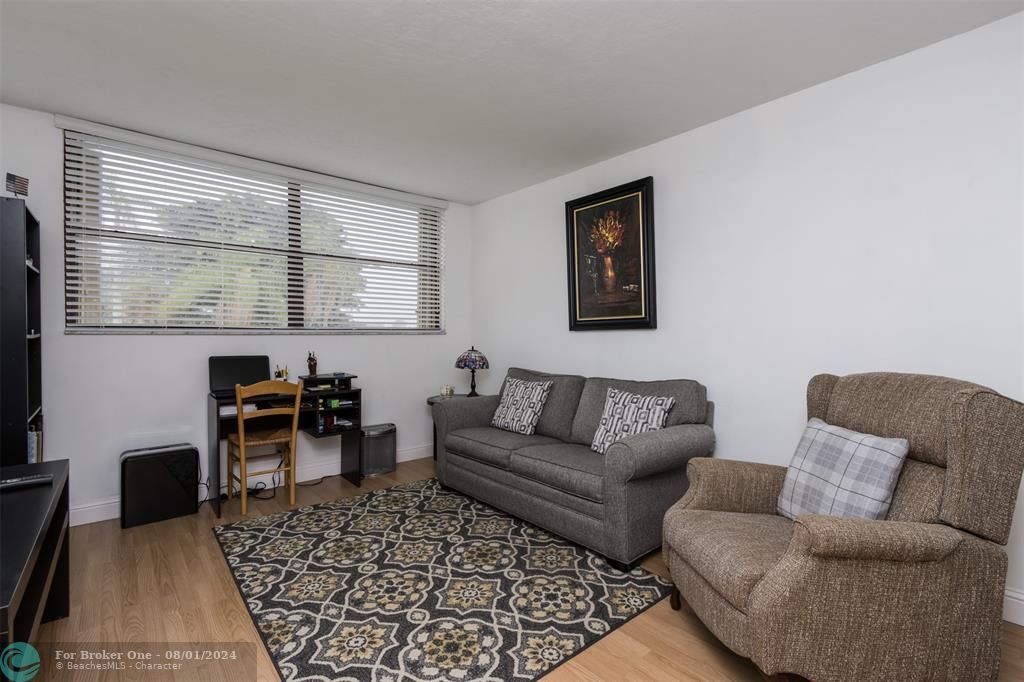 For Sale: $379,500 (2 beds, 2 baths, 1260 Square Feet)