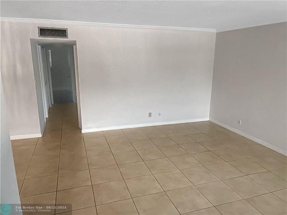 For Rent: $2,000 (2 beds, 2 baths, 990 Square Feet)