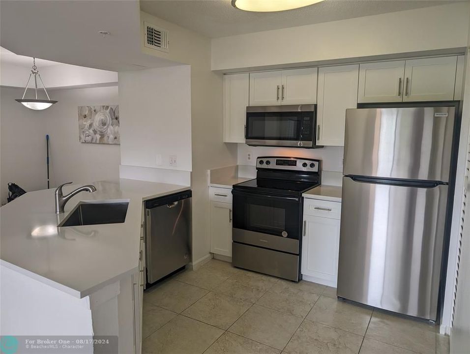 For Rent: $1,850 (2 beds, 2 baths, 1065 Square Feet)