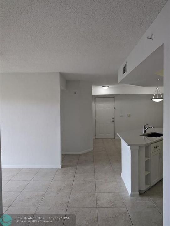 For Rent: $1,850 (2 beds, 2 baths, 1065 Square Feet)