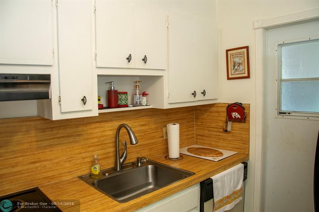 For Sale: $169,000 (2 beds, 2 baths, 900 Square Feet)