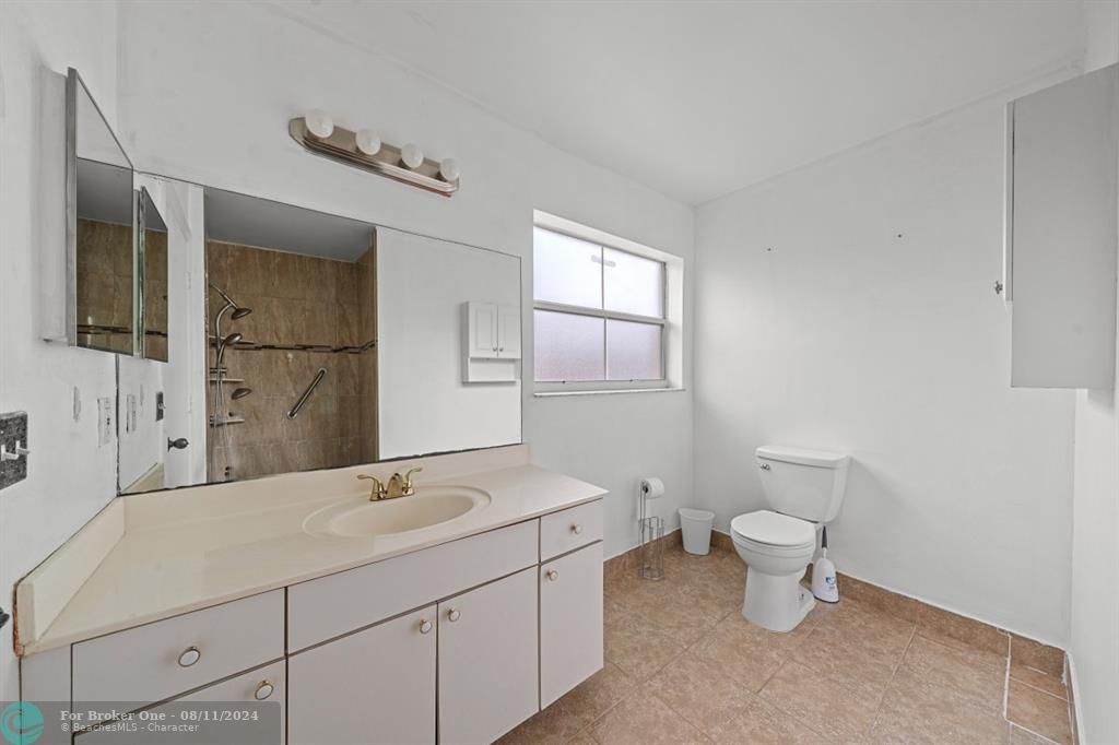 Active With Contract: $780,000 (4 beds, 2 baths, 2212 Square Feet)