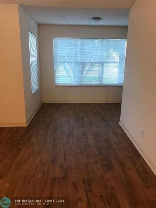 For Rent: $1,850 (1 beds, 1 baths, 743 Square Feet)