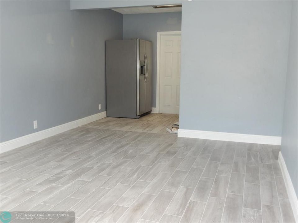 For Rent: $1,900 (1 beds, 1 baths, 1152 Square Feet)