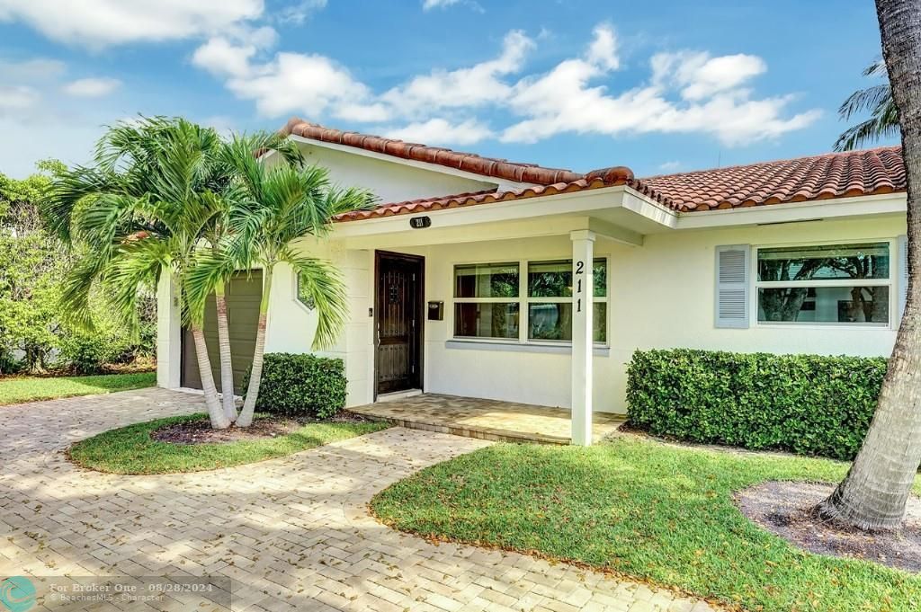 For Sale: $1,700,000 (3 beds, 2 baths, 1812 Square Feet)