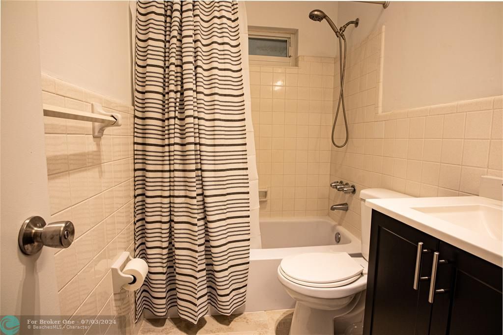 For Sale: $1,795 (1 beds, 1 baths, 5195 Square Feet)