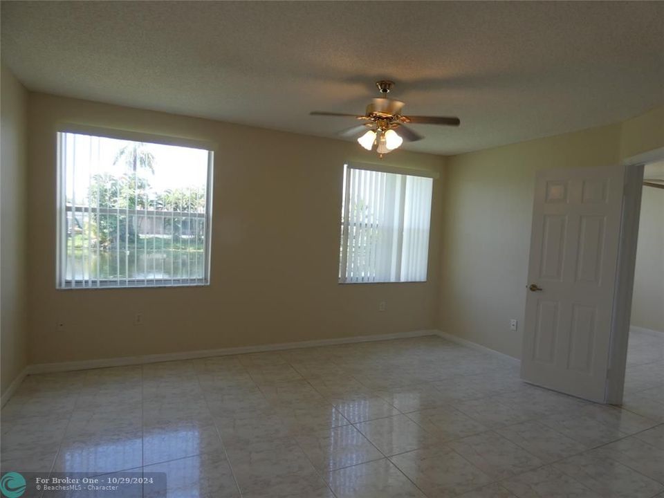 For Sale: $199,000 (2 beds, 2 baths, 1210 Square Feet)