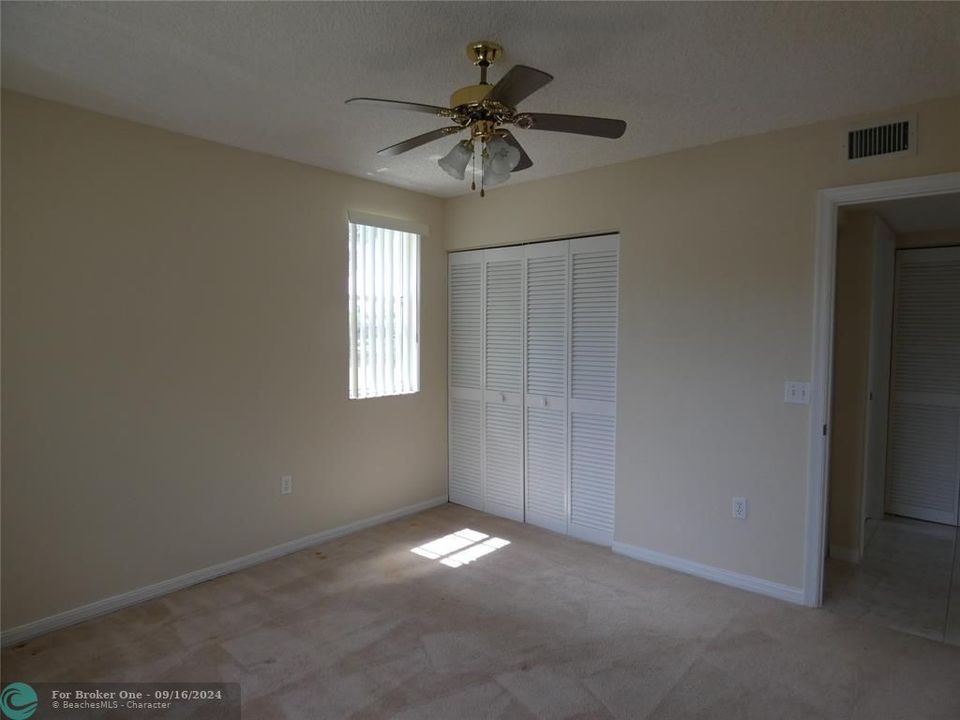 For Sale: $199,000 (2 beds, 2 baths, 1210 Square Feet)