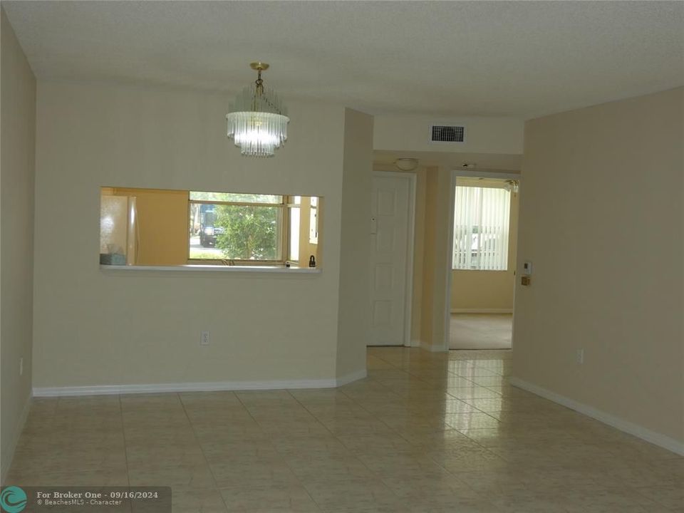 For Sale: $199,000 (2 beds, 2 baths, 1210 Square Feet)