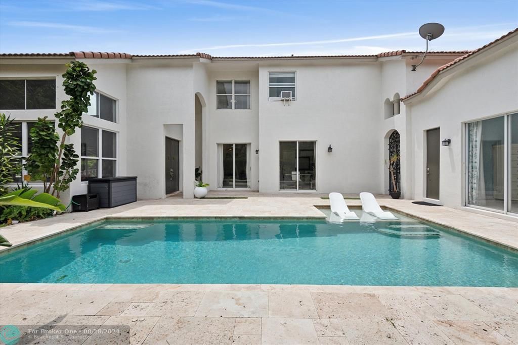 Active With Contract: $1,125,000 (6 beds, 4 baths, 3470 Square Feet)