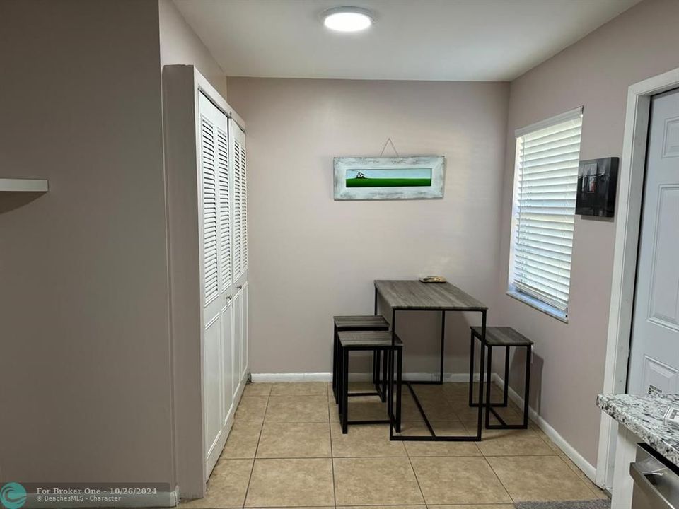 For Rent: $2,000 (2 beds, 2 baths, 1120 Square Feet)