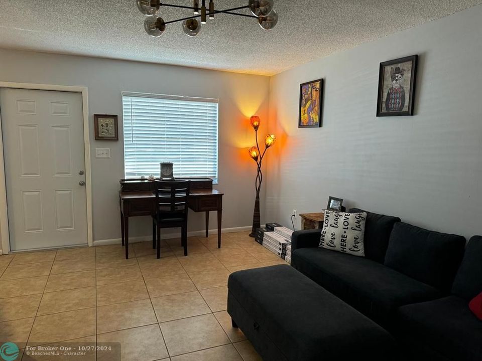 For Rent: $2,000 (2 beds, 2 baths, 1120 Square Feet)