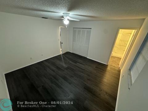 For Rent: $2,300 (3 beds, 2 baths, 1216 Square Feet)