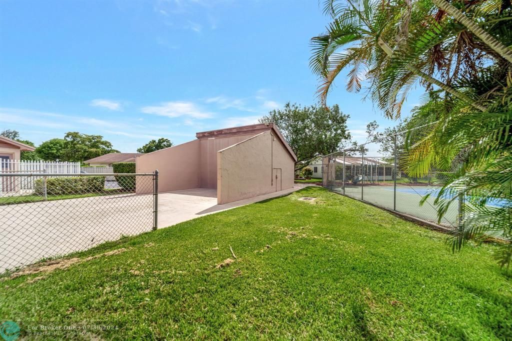 For Sale: $480,000 (3 beds, 2 baths, 2014 Square Feet)