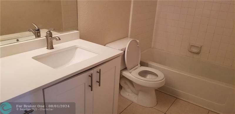 В аренду: $1,950 (1 спален, 1 ванн, 805 Квадратных фут)