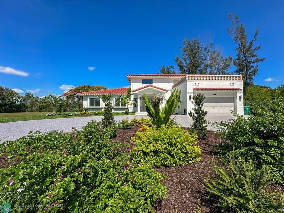 Recently Sold: $2,495,000 (4 beds, 3 baths, 4825 Square Feet)