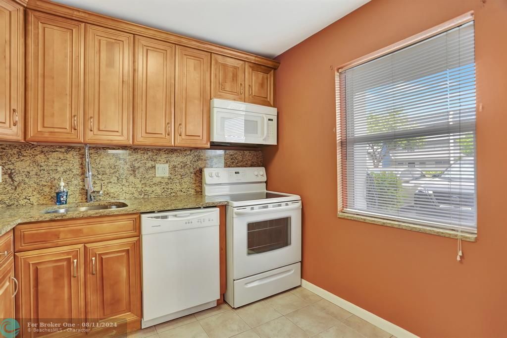 Recently Sold: $118,400 (1 beds, 1 baths, 760 Square Feet)