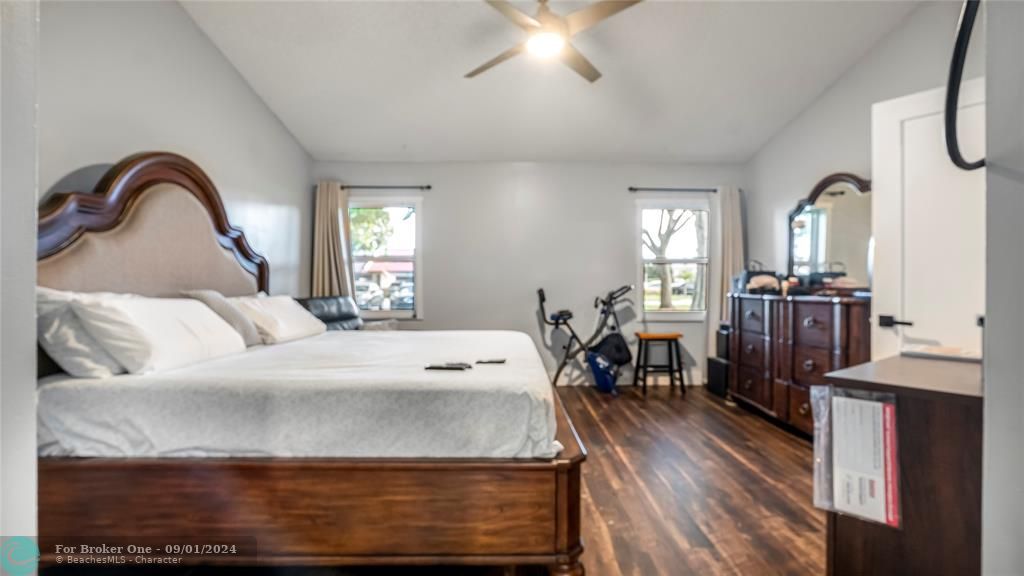 For Sale: $420,000 (2 beds, 2 baths, 1234 Square Feet)