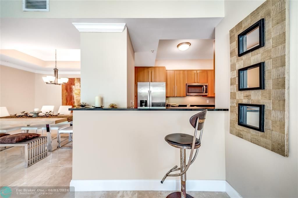 Active With Contract: $4,500 (2 beds, 2 baths, 1560 Square Feet)