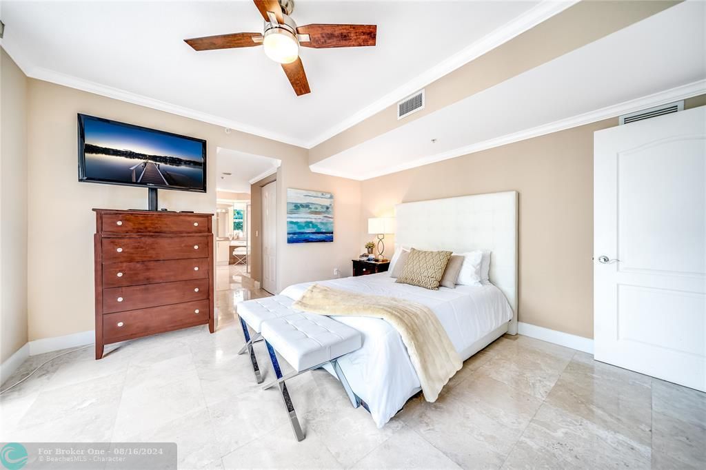 Active With Contract: $4,500 (2 beds, 2 baths, 1560 Square Feet)