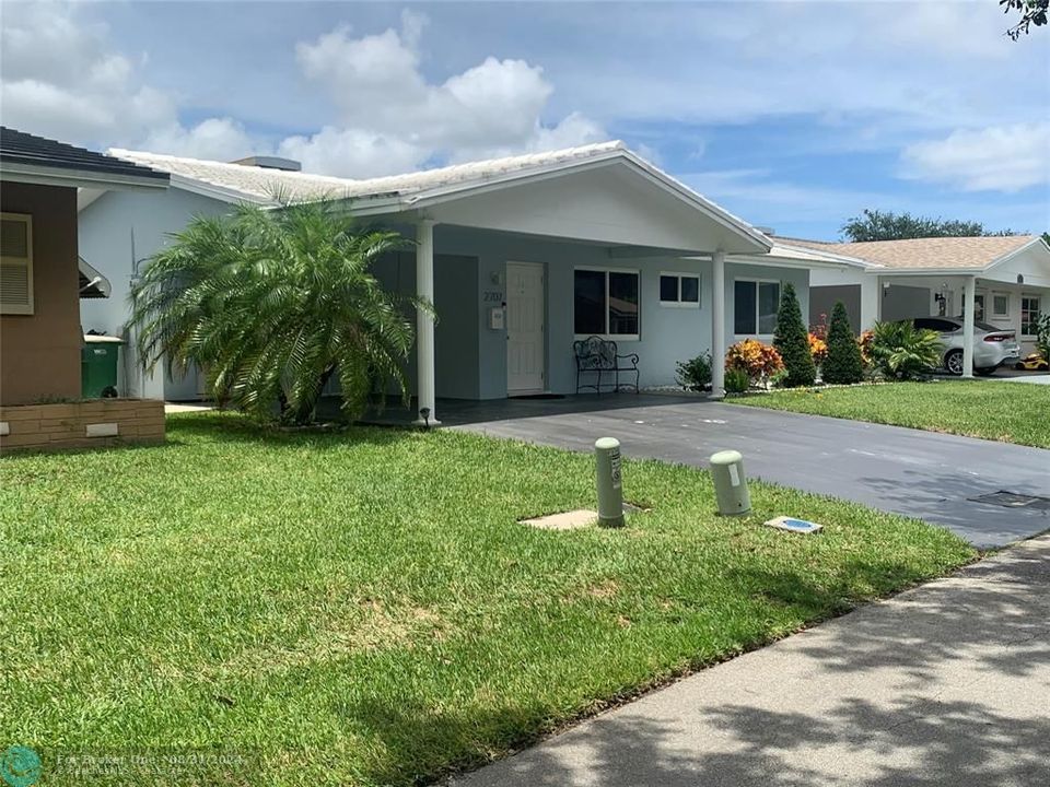 Recently Sold: $409,000 (2 beds, 2 baths, 1355 Square Feet)