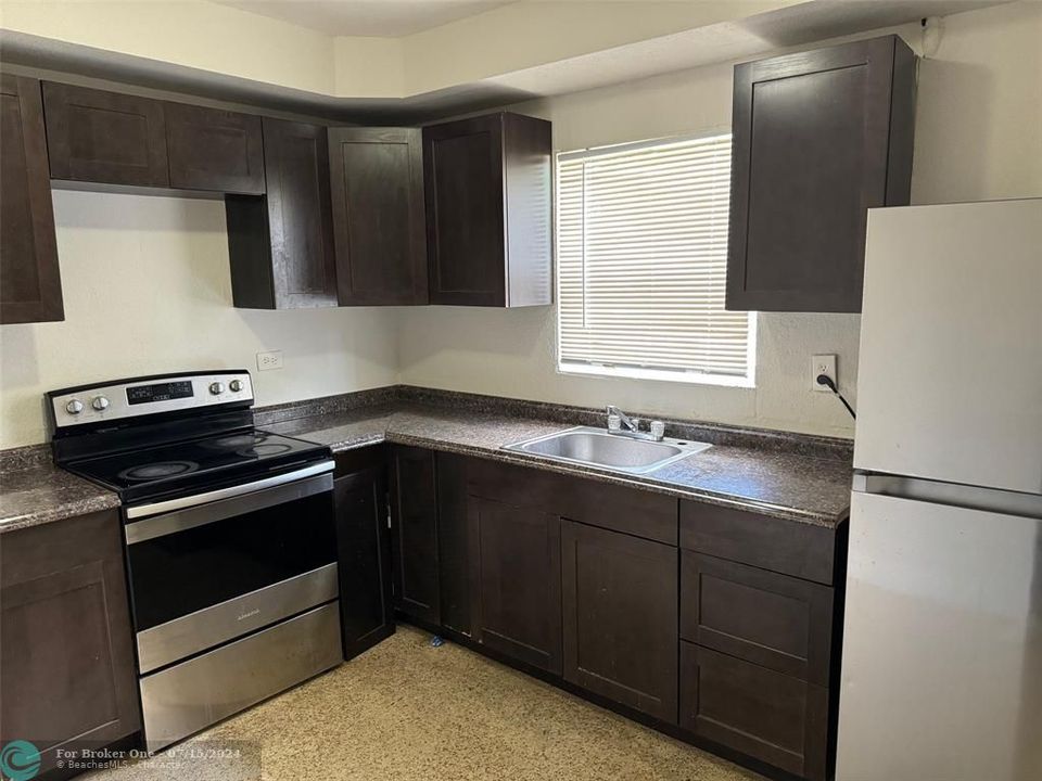 For Sale: $2,295 (2 beds, 1 baths, 0 Square Feet)