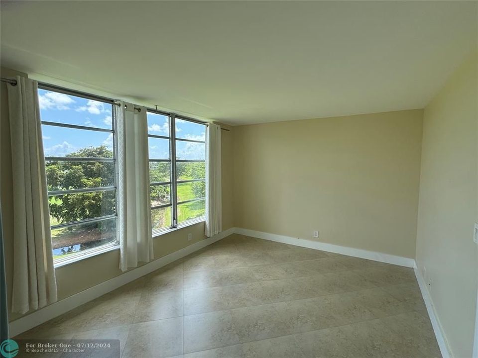 For Sale: $249,000 (2 beds, 2 baths, 1150 Square Feet)