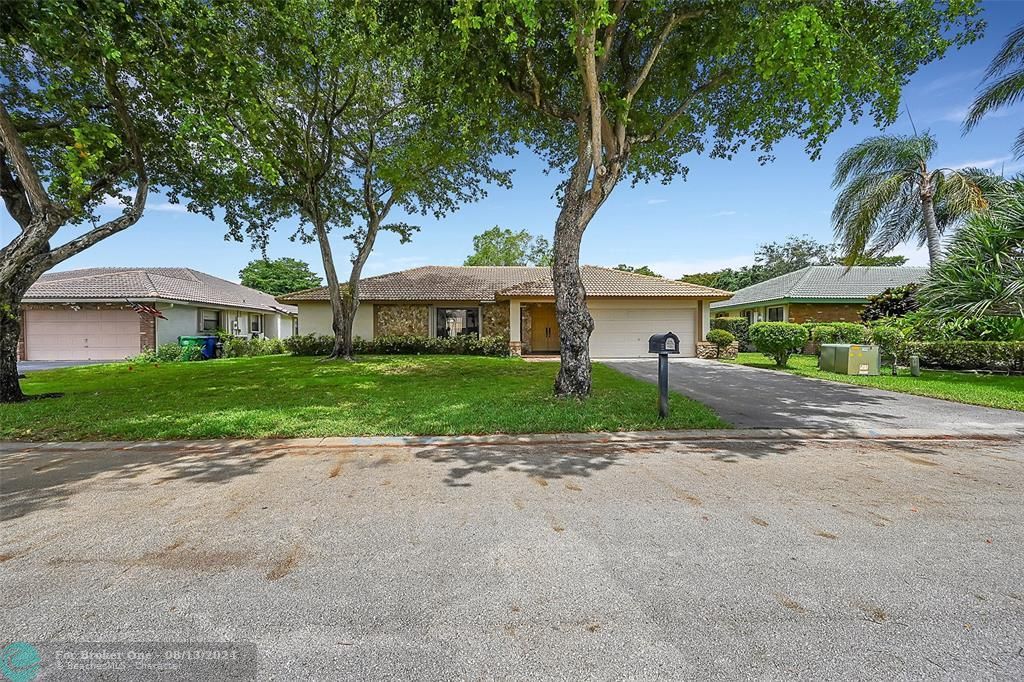 For Sale: $675,000 (4 beds, 2 baths, 2094 Square Feet)