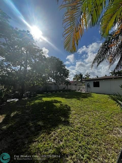 Active With Contract: $579,000 (3 beds, 2 baths, 1304 Square Feet)