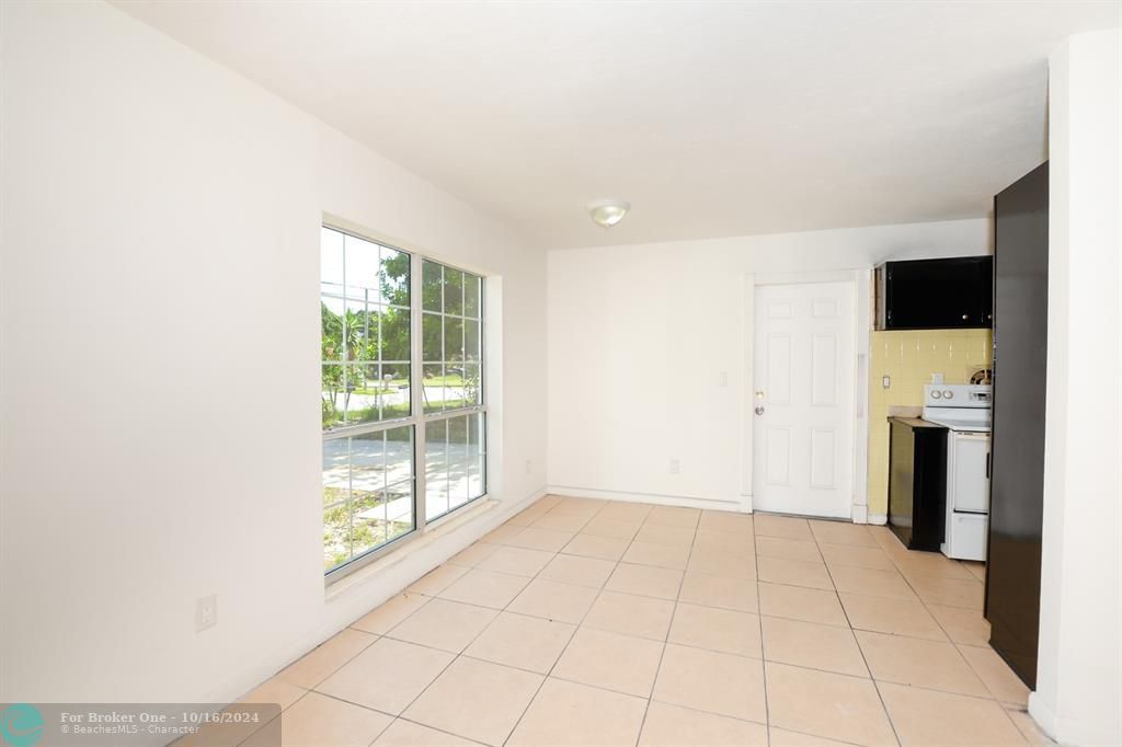 For Sale: $249,000 (3 beds, 1 baths, 1116 Square Feet)