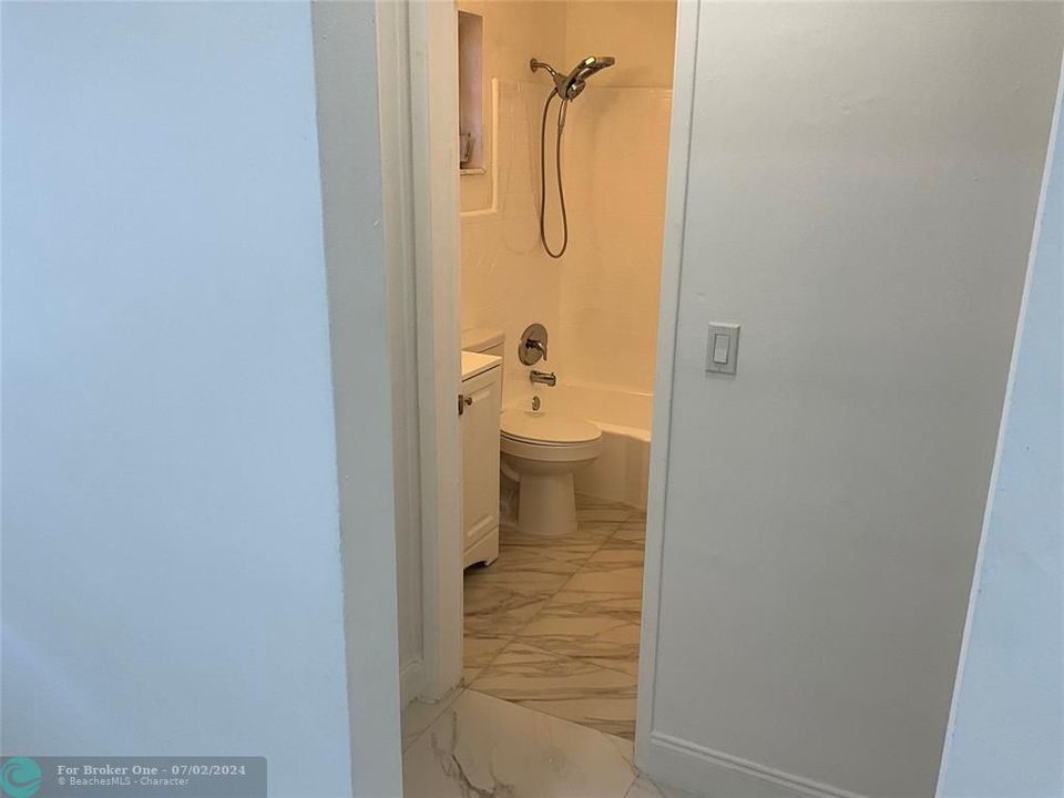 For Sale: $1,850 (1 beds, 1 baths, 0 Square Feet)