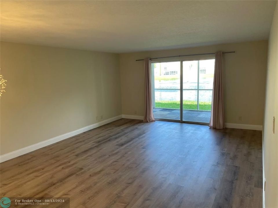 For Rent: $2,600 (2 beds, 2 baths, 1190 Square Feet)