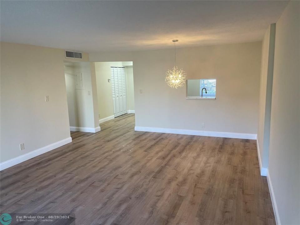 For Rent: $2,600 (2 beds, 2 baths, 1190 Square Feet)