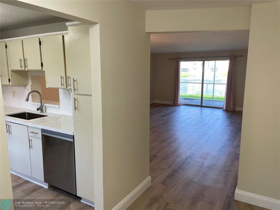 For Rent: $2,800 (2 beds, 2 baths, 1190 Square Feet)