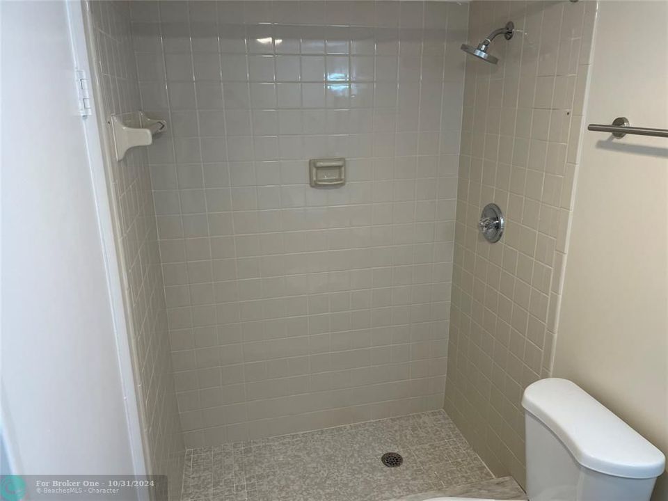 For Rent: $2,600 (2 beds, 2 baths, 1190 Square Feet)