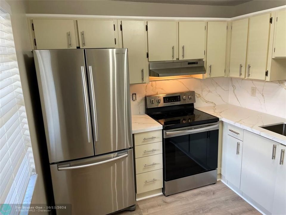 For Rent: $2,600 (2 beds, 2 baths, 1190 Square Feet)