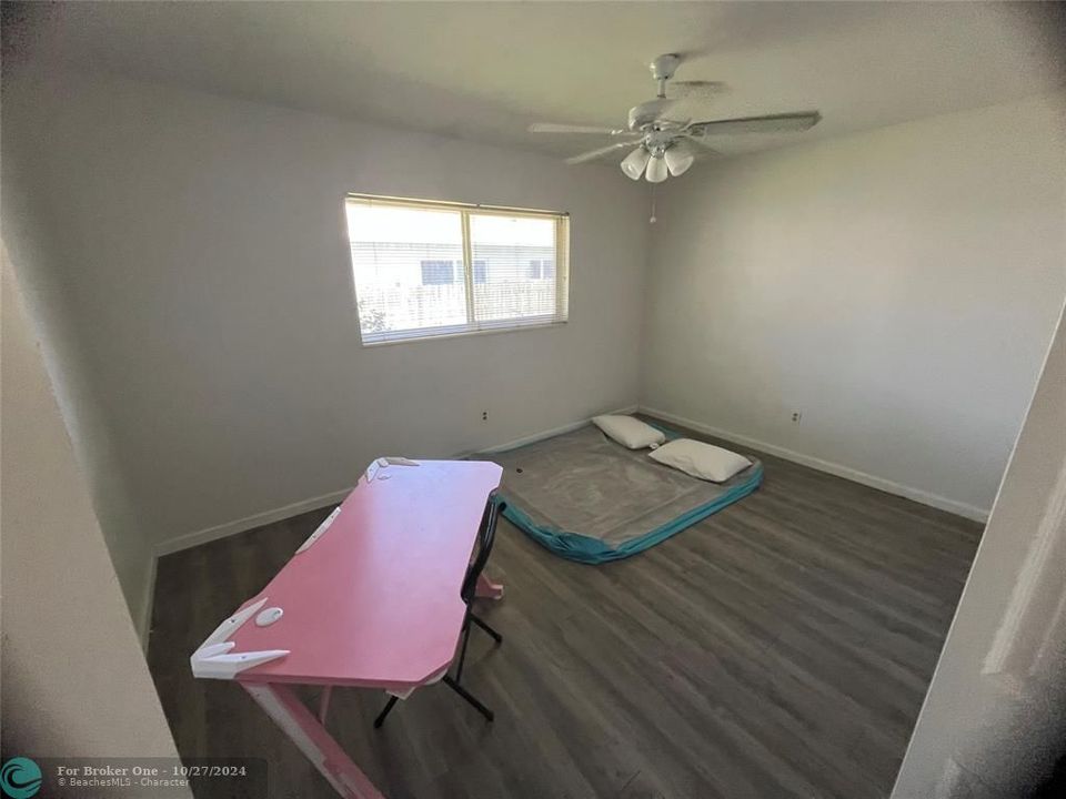 Recently Sold: $2,000 (2 beds, 1 baths, 900 Square Feet)