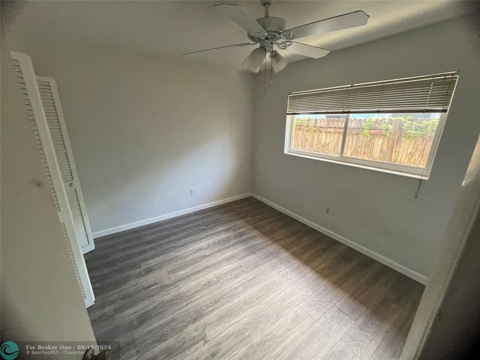 Active With Contract: $2,000 (2 beds, 1 baths, 900 Square Feet)