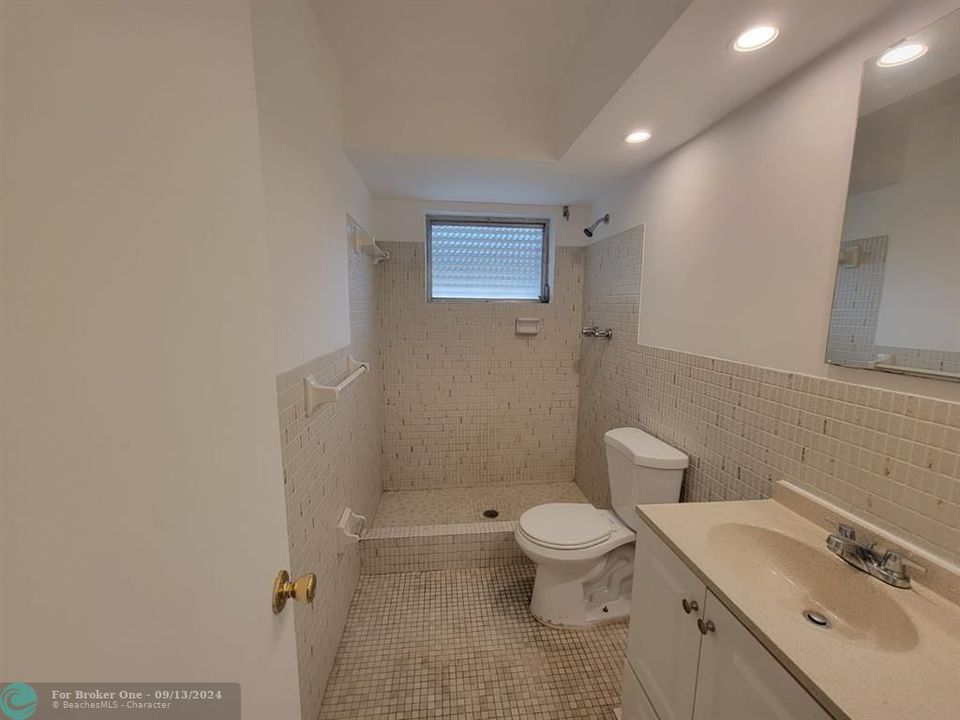 Vendido Recientemente: $220,000 (2 camas, 2 baños, 965 Pies cuadrados)