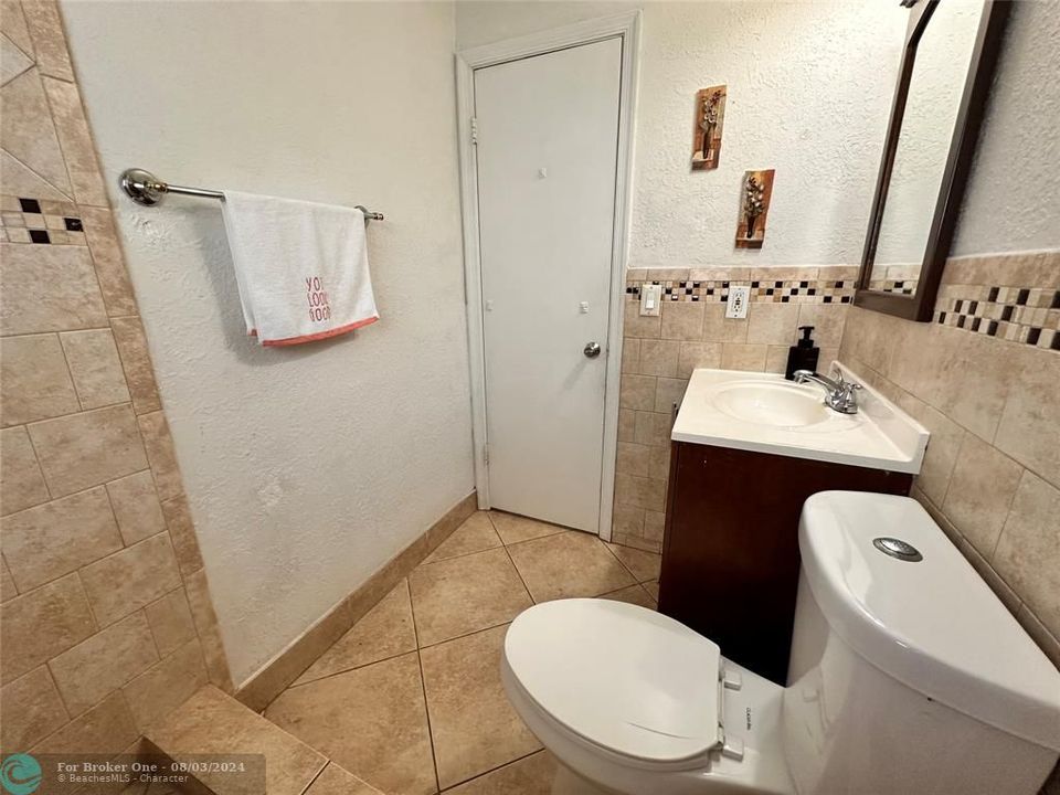 En Venta: $330,000 (2 camas, 1 baños, 884 Pies cuadrados)