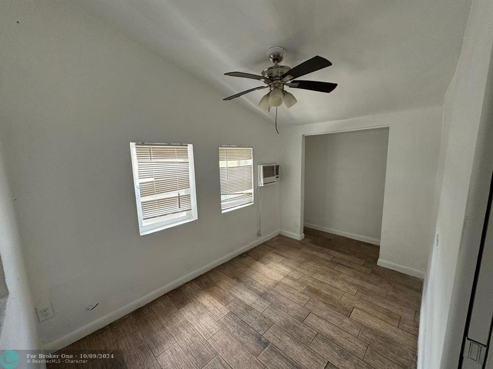 For Sale: $1,695 (1 beds, 1 baths, 0 Square Feet)