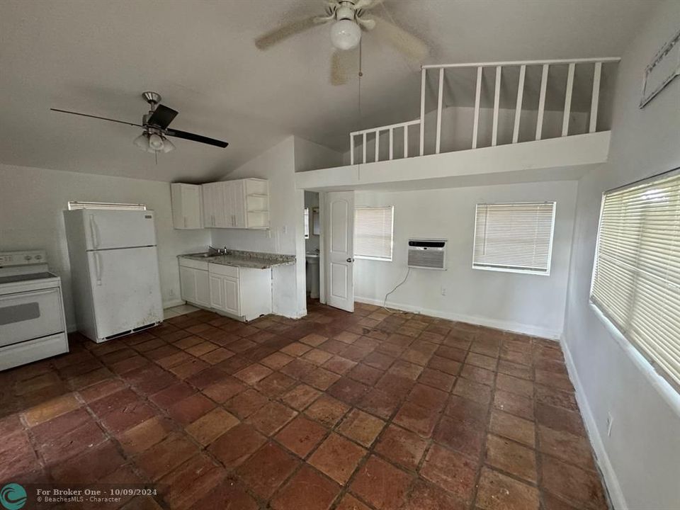 For Sale: $1,695 (1 beds, 1 baths, 0 Square Feet)