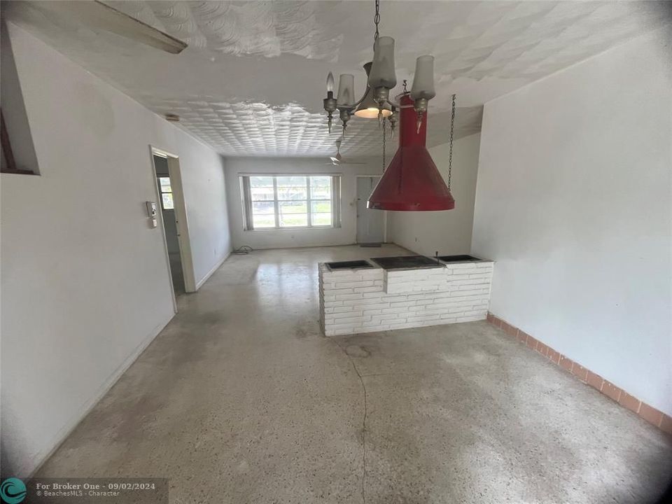 Activo con contrato: $419,000 (3 camas, 2 baños, 1218 Pies cuadrados)