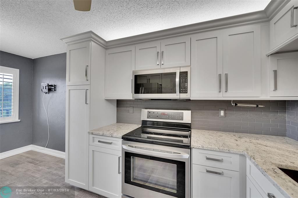 For Sale: $249,999 (2 beds, 2 baths, 1228 Square Feet)