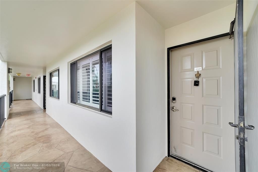 For Sale: $249,999 (2 beds, 2 baths, 1228 Square Feet)