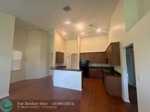 For Rent: $3,500 (3 beds, 3 baths, 2405 Square Feet)