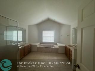 For Rent: $3,500 (3 beds, 3 baths, 2405 Square Feet)