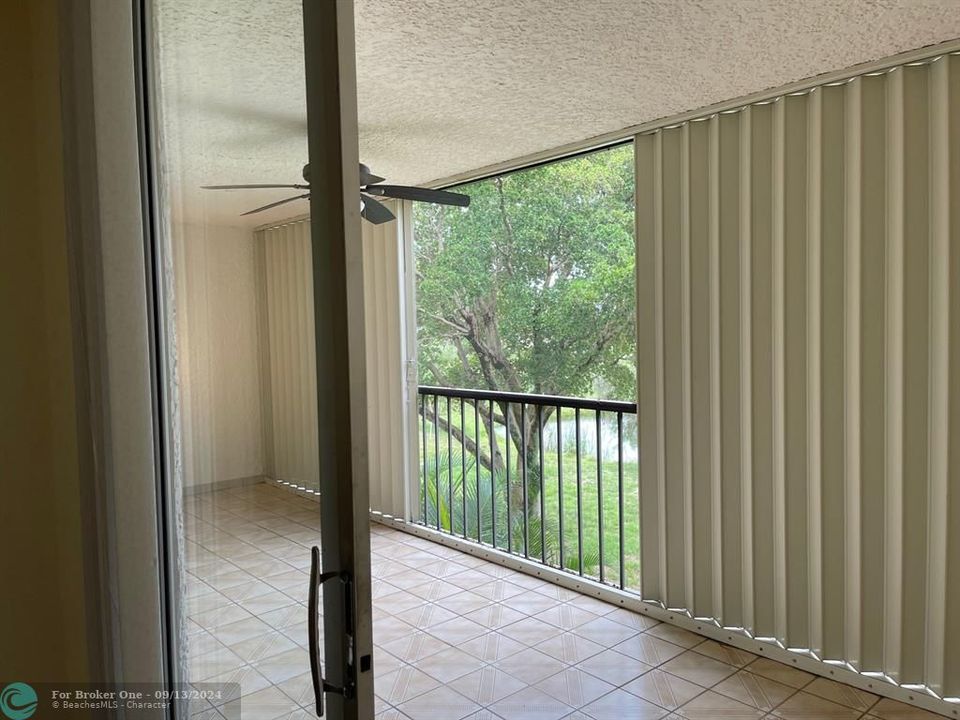 For Sale: $137,000 (2 beds, 2 baths, 1100 Square Feet)