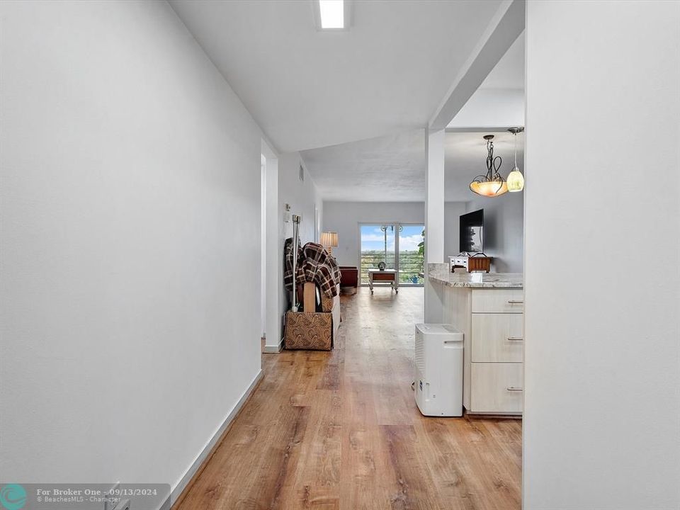 For Sale: $450,000 (2 beds, 2 baths, 1100 Square Feet)