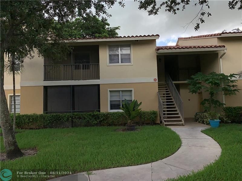 Active With Contract: $1,800 (2 beds, 1 baths, 903 Square Feet)